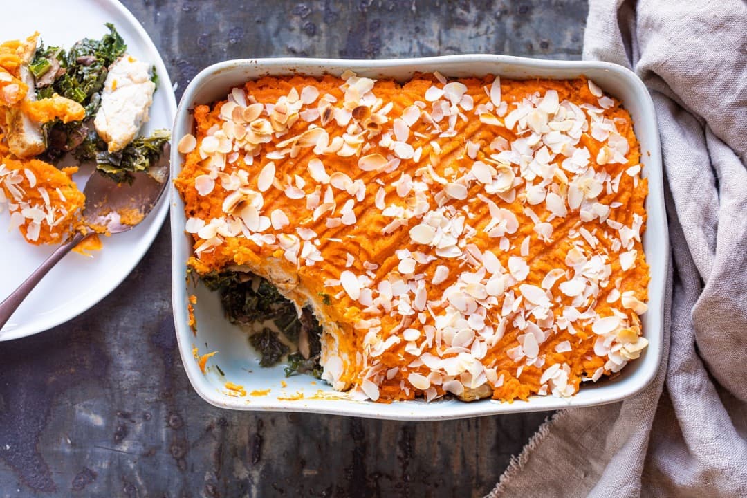 Zoete aardappelschotel met groene kool en gekookte kip van Simone's Kitchen