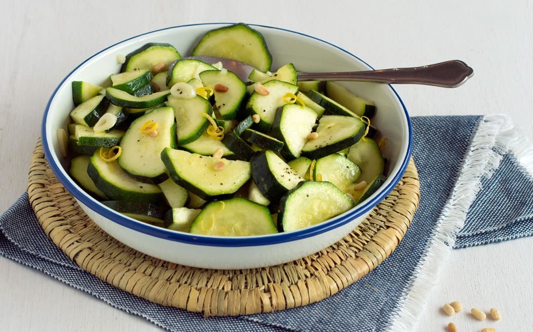 Zucchini mit Zitrone