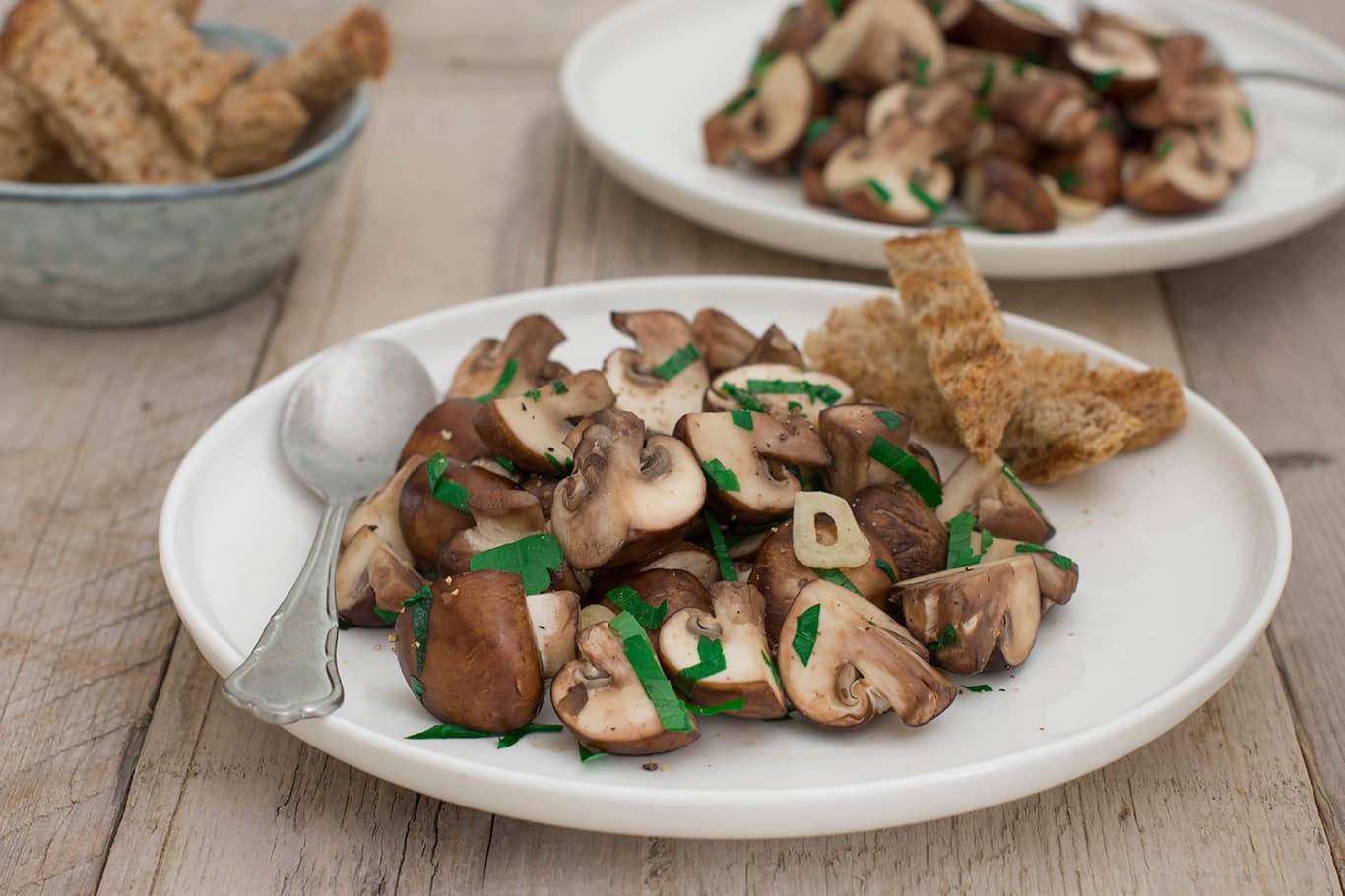 Kastanjechampignons met peterselie en knoflook