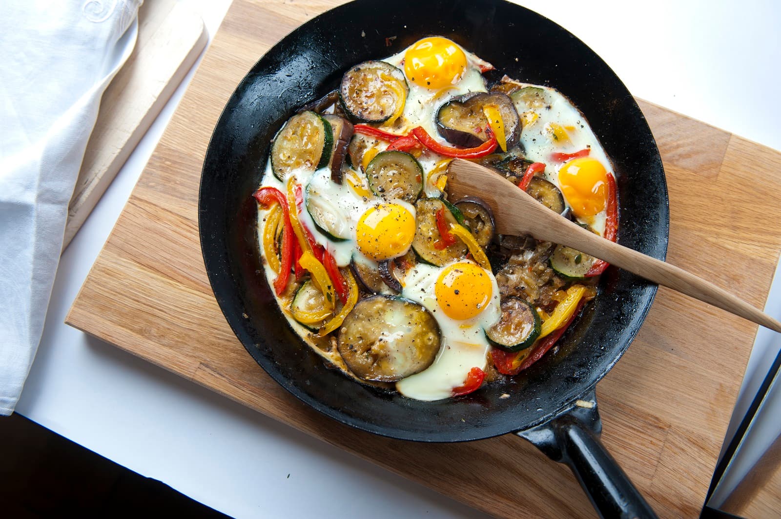 Basque vegetable dish with egg