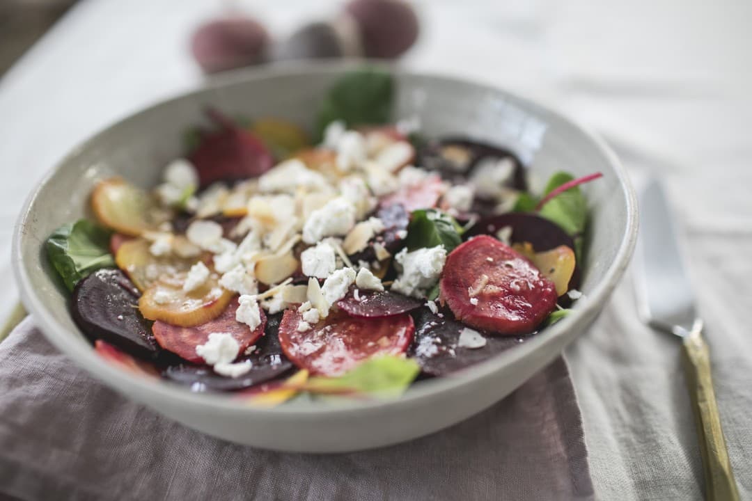 Rote-Bete-Carpaccio mit Ziegenkäse