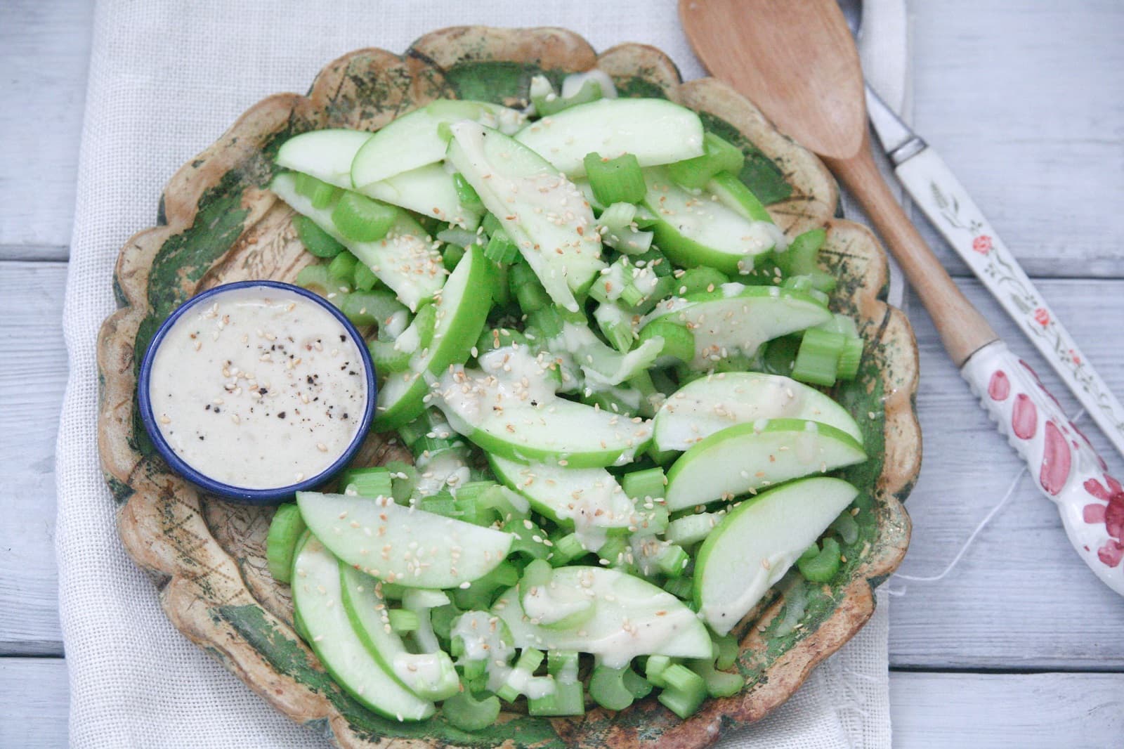 Bleekselderijsalade met sesam