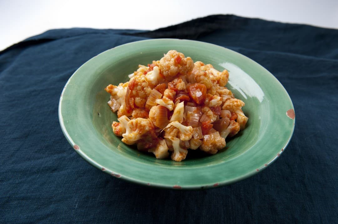 Blumenkohlröschen in Tomatensauce