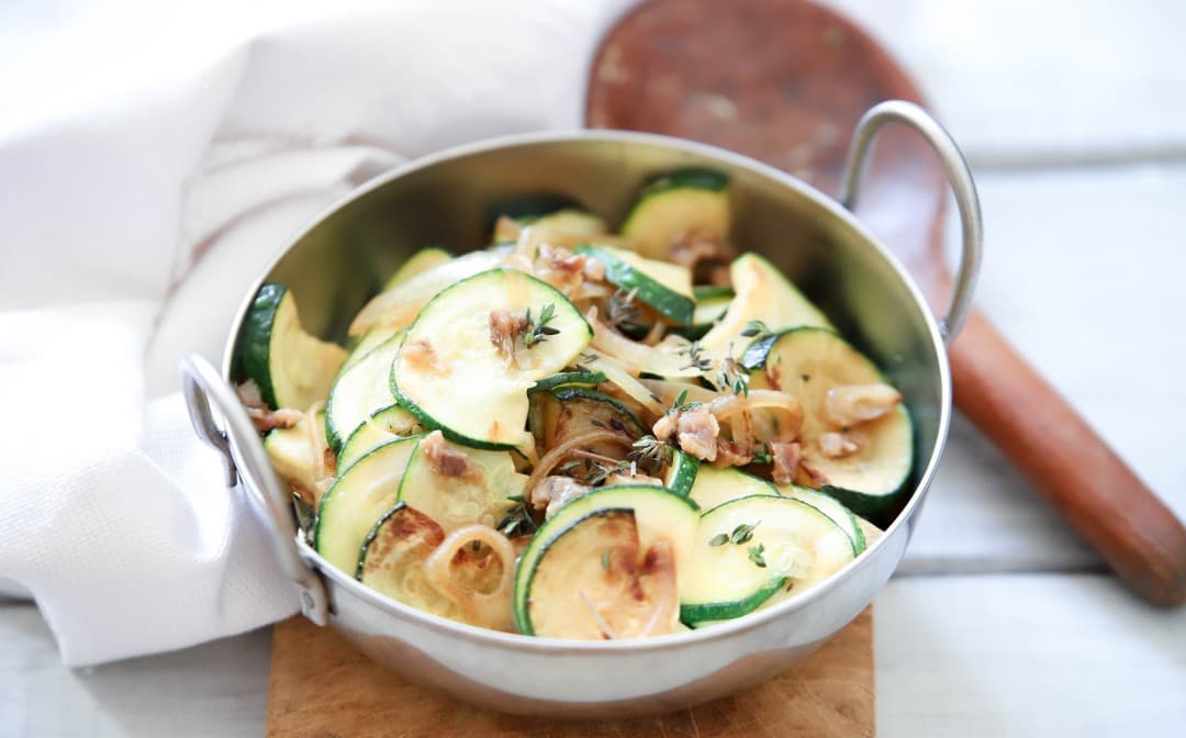 Courgette with anchovies and onion