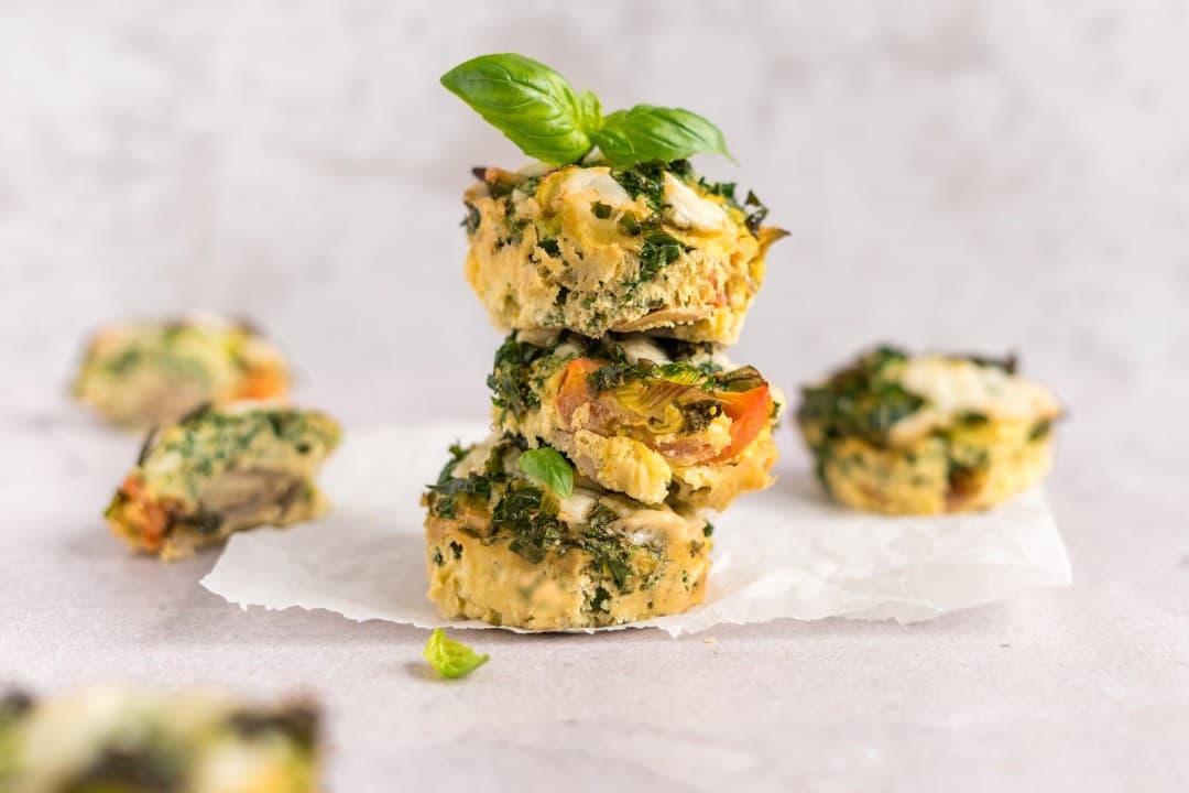Eimuffins met champignon, boerenkool en jonge geitenkaas