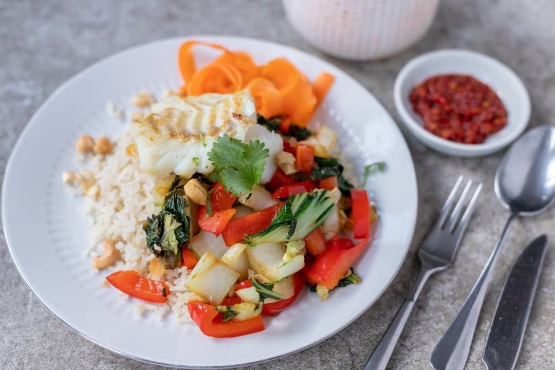Cod with wok vegetables and brown rice by Francesca Kookt