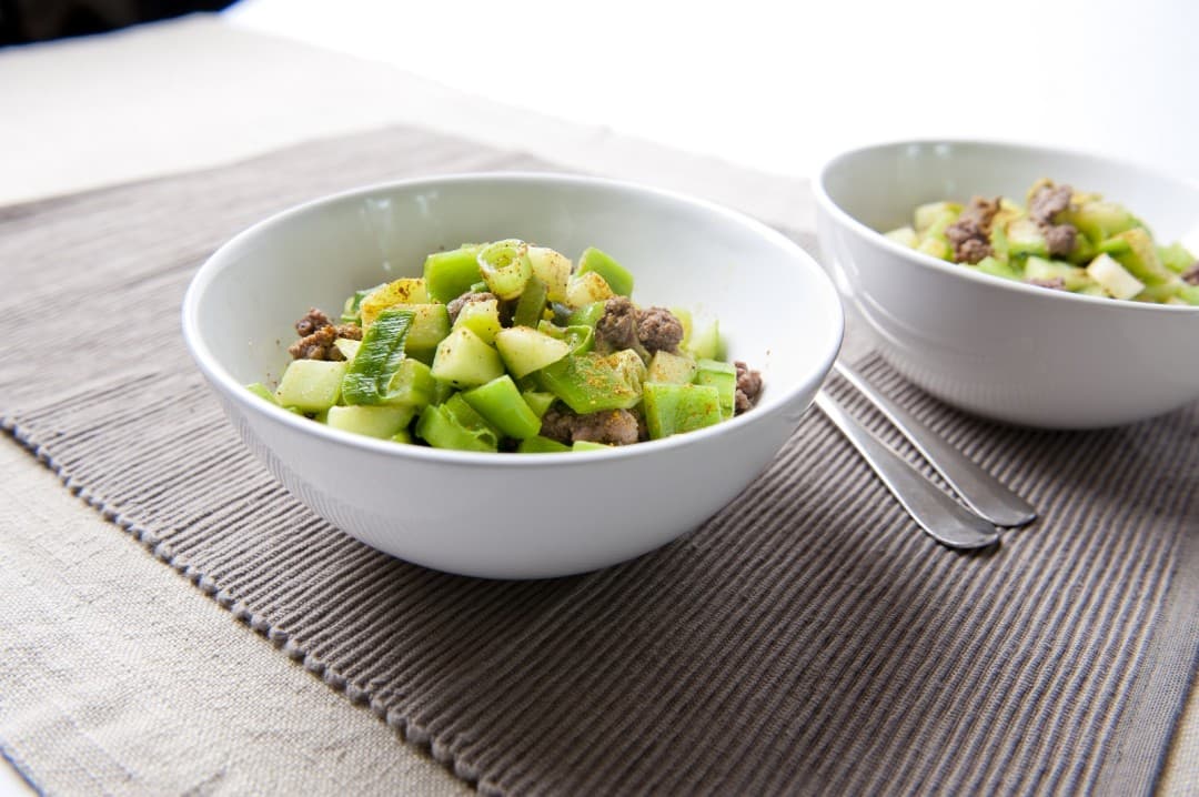 Gurke in Grün mit Tartar