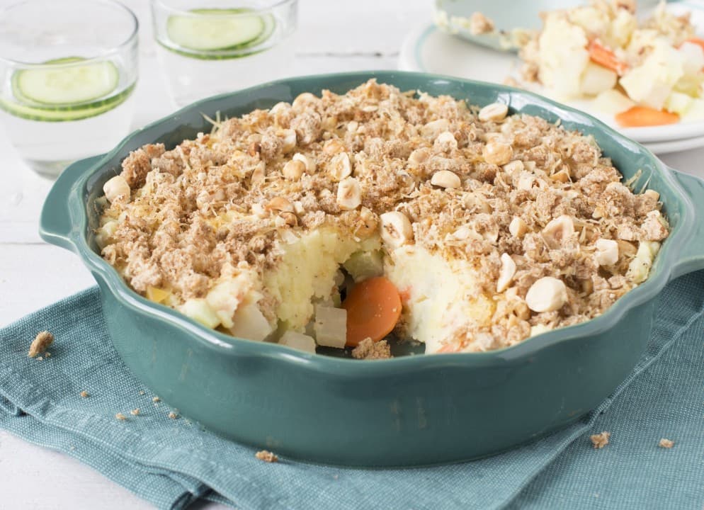 Koolrabischotel met een notenkorstje