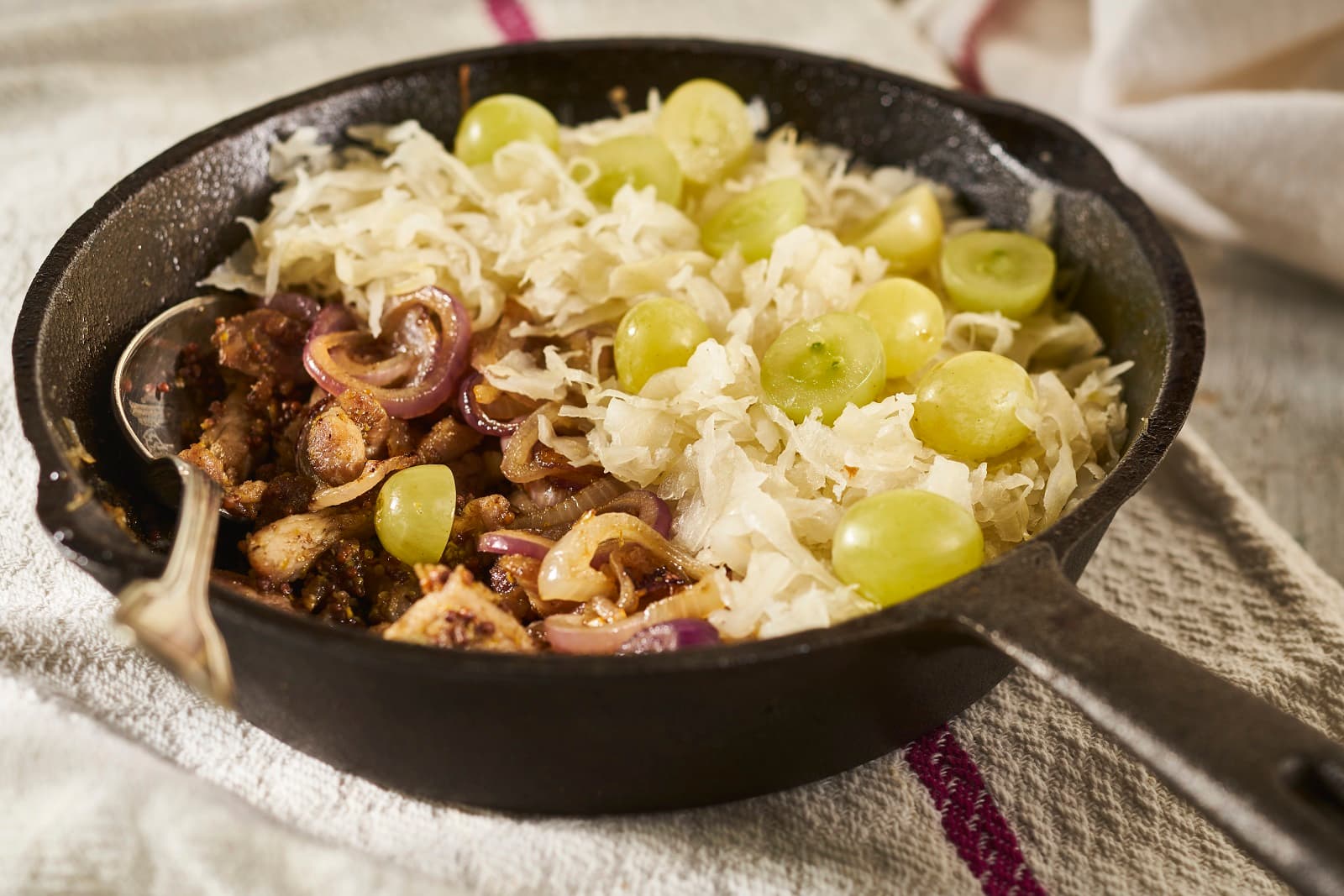 Elzasser zuurkool met kip en druiven