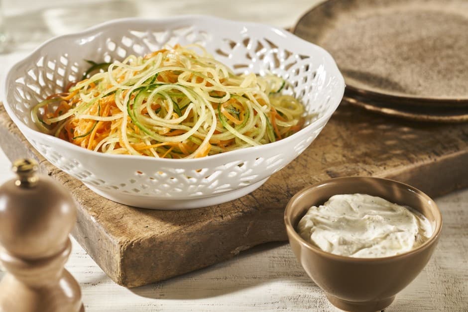 Groentespaghetti met kruidenkaassausje