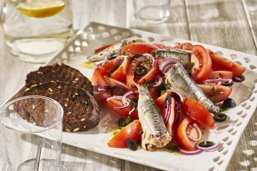 Tomatensalade met sardientjes