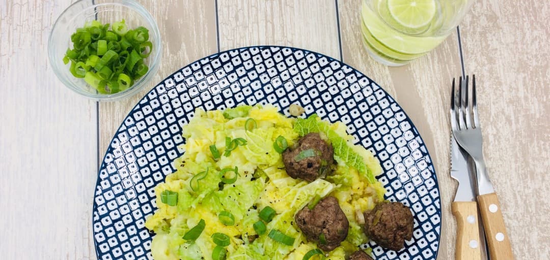 Savoy stew with meatballs