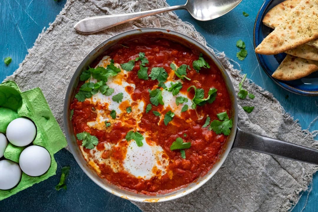 Shakshuka mit Karotten und Curry Madras von Francesca Kookt