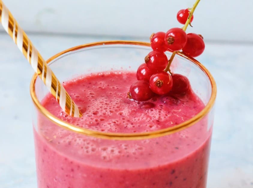 Zomerse smoothie met zacht fruit