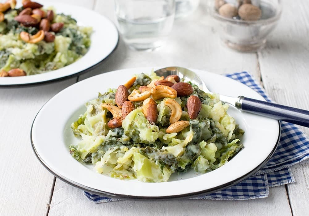 Stamppot groene kool met spicy noten