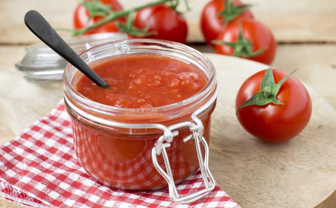 Homemade tomato ketchup