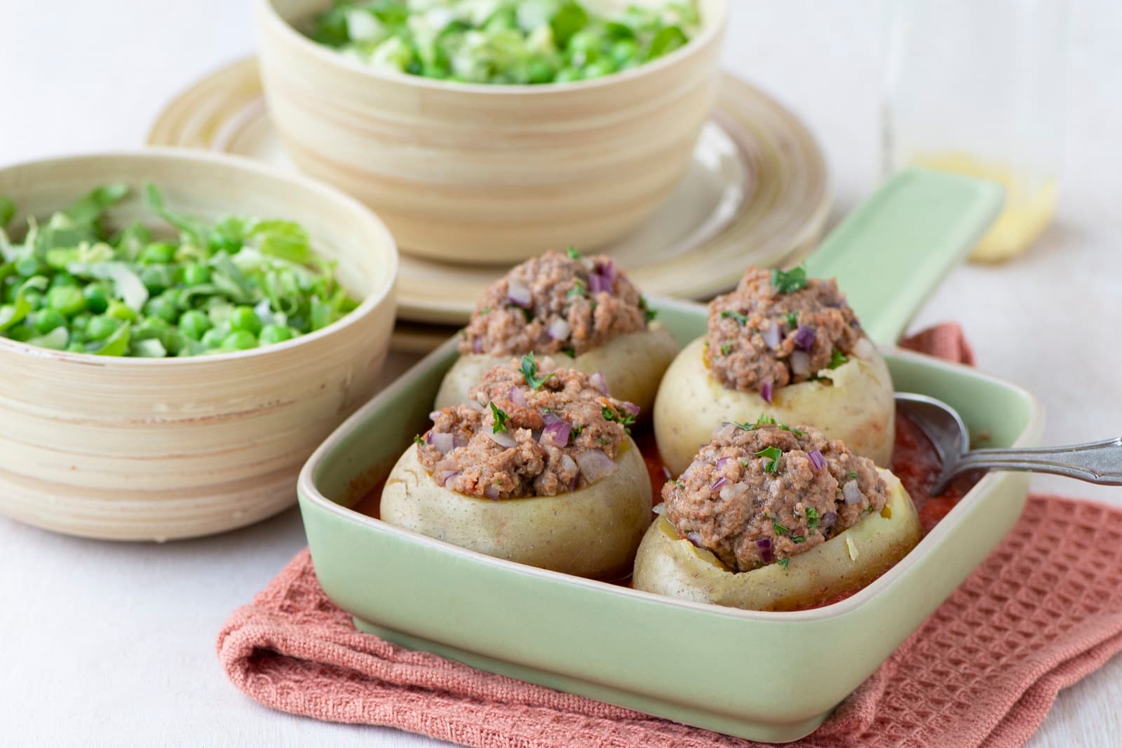 Gevulde aardappel met andijviesalade