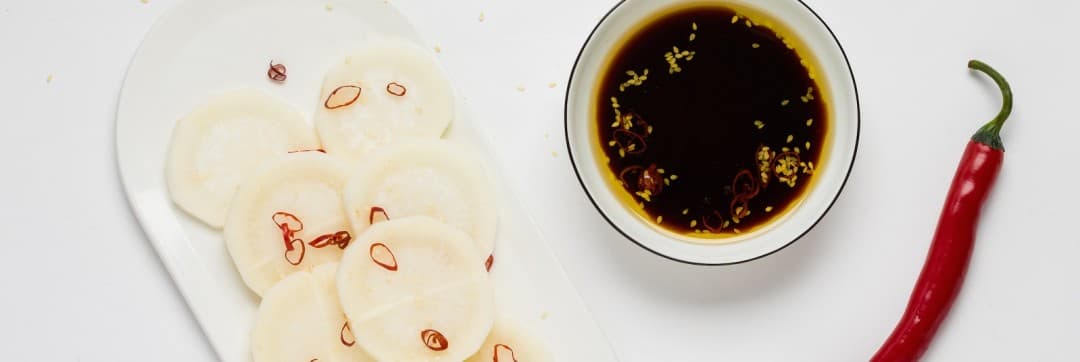 Retich with soy sauce and sesame