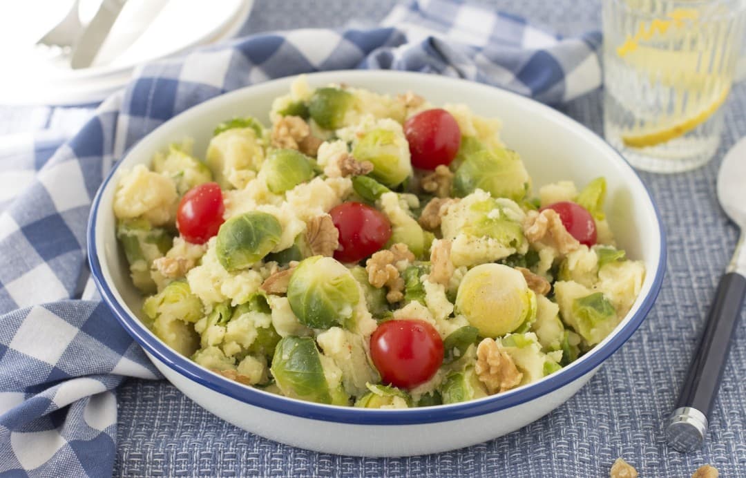 Rosenkohlpüree mit Nüssen