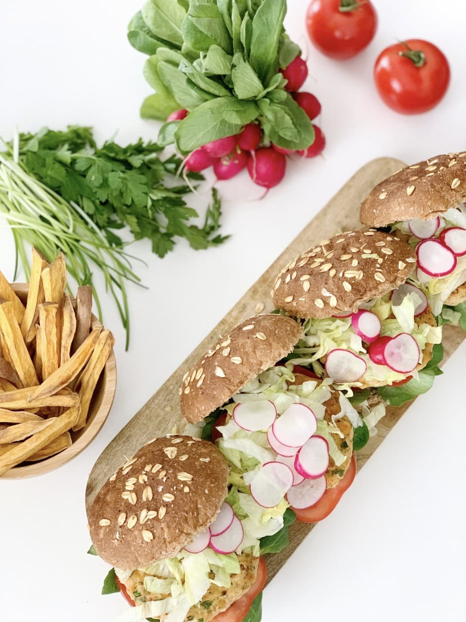 Zalmburgers met zoete aardappelfriet van Gezonde Dutchies