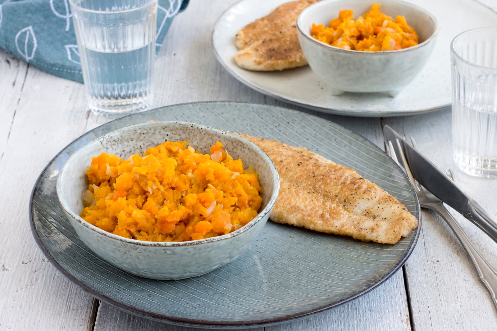 Gebakken pangasius met wortelpuree