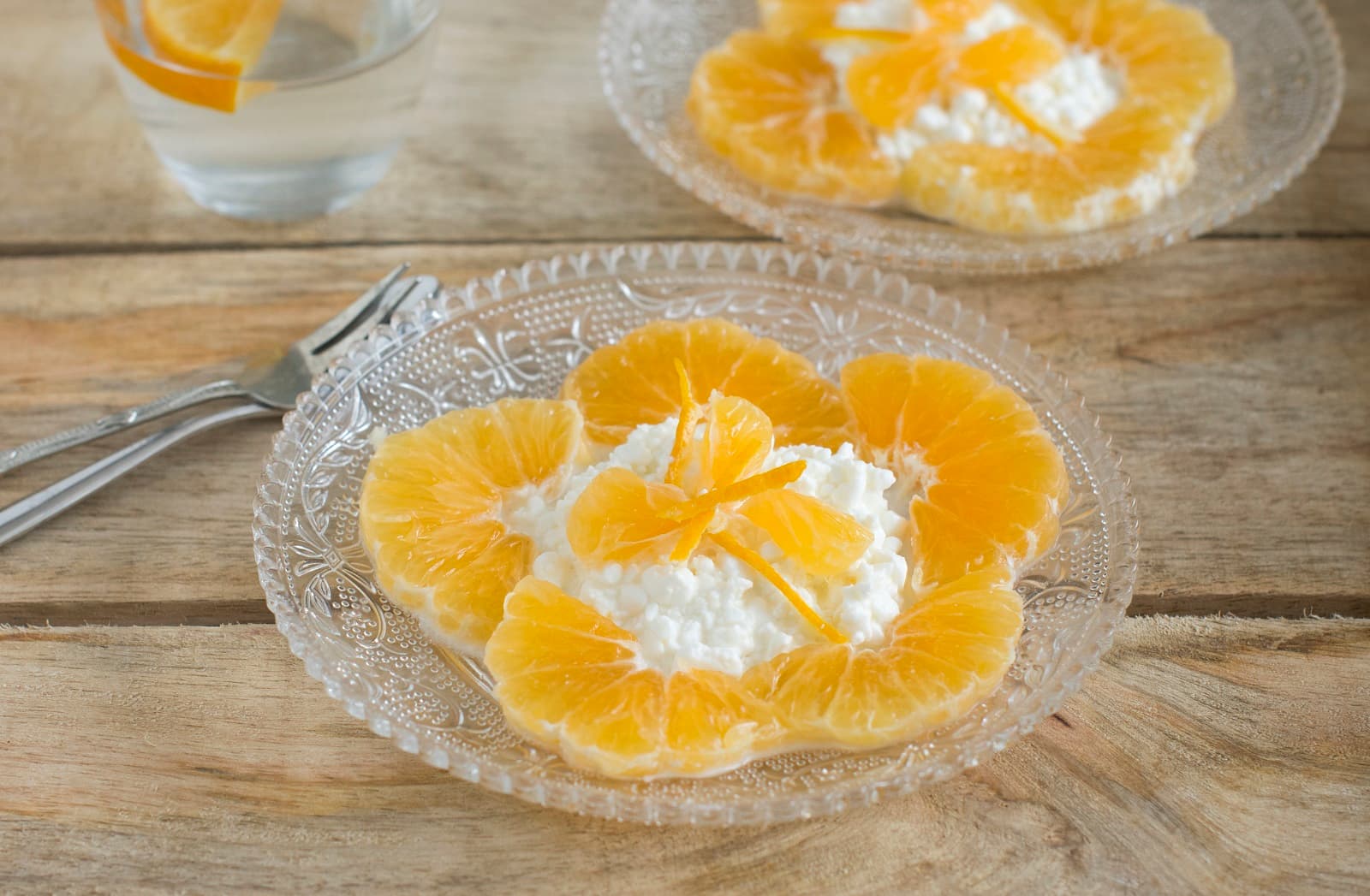 Dessert mit Mandarinen und Hüttenkäse