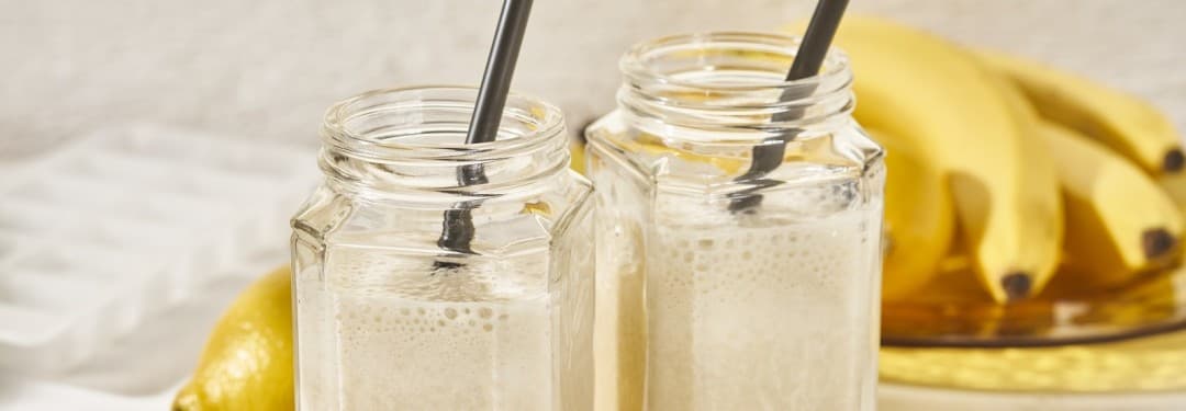 Milkshake with banana and lemon