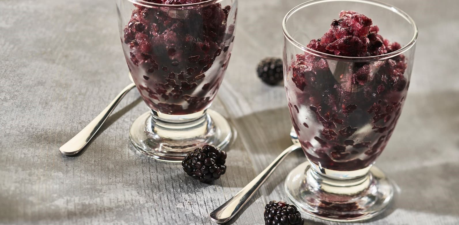 Granita mit Brombeeren