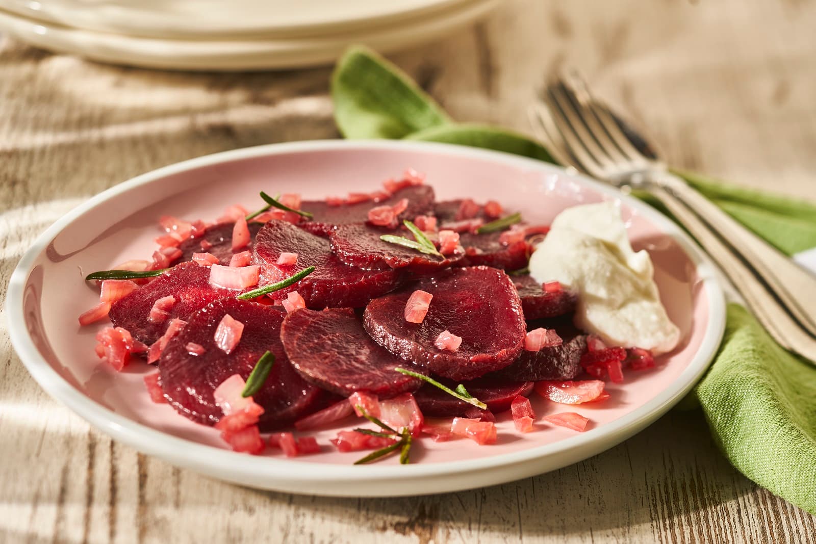 Red beets with rosemary and onion