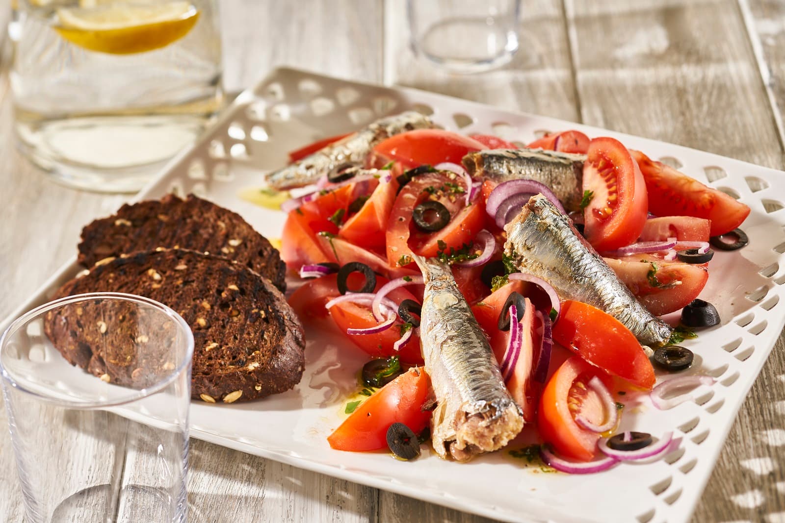 Tomato salad with sardines