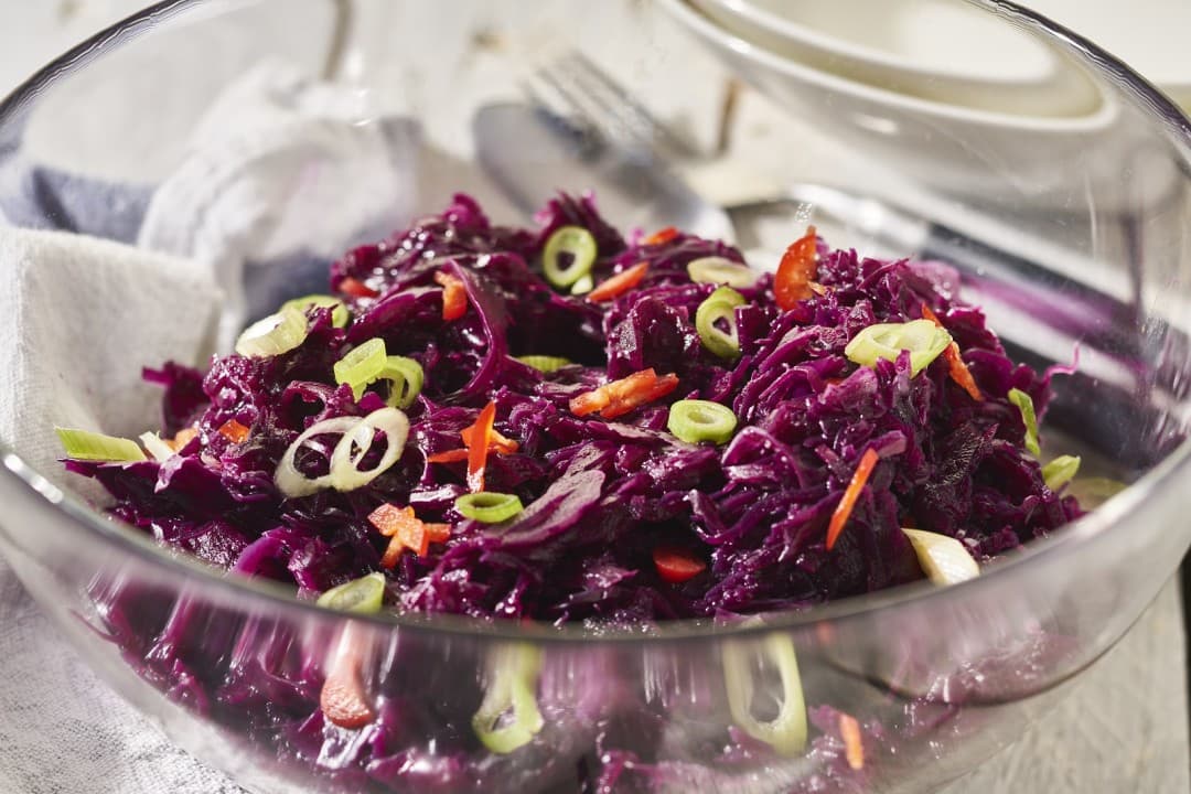 Sweet and sour red cabbage