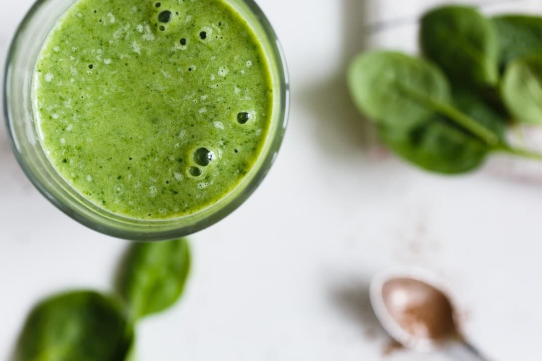 Groen sapje met courgette, peer, spinazie en munt