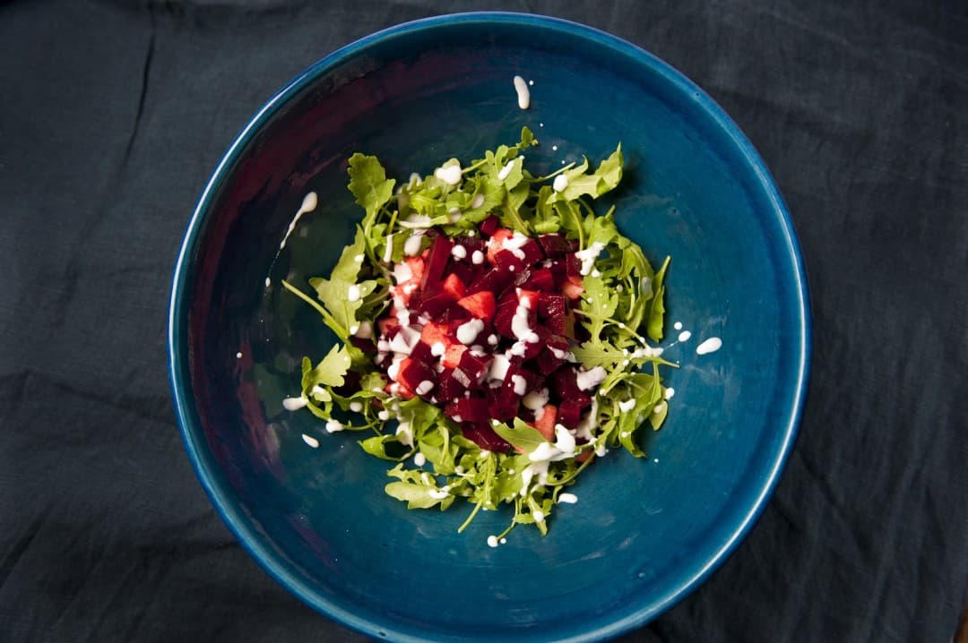 Salade met rode biet en mierikswortel