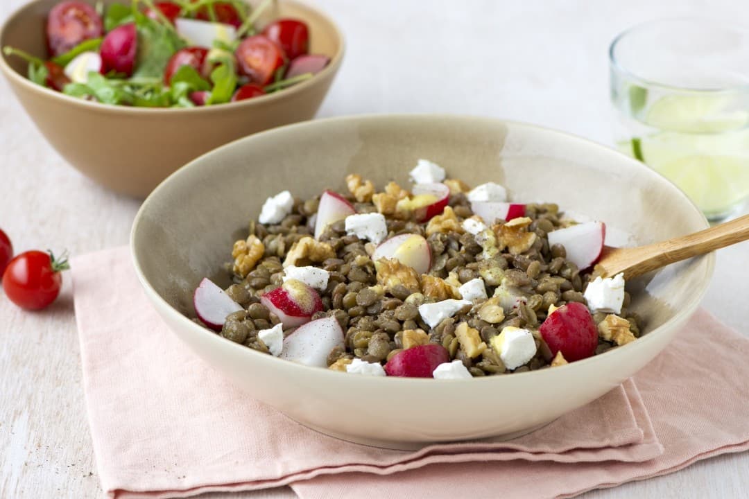 Linzensalade met walnoten en rucola