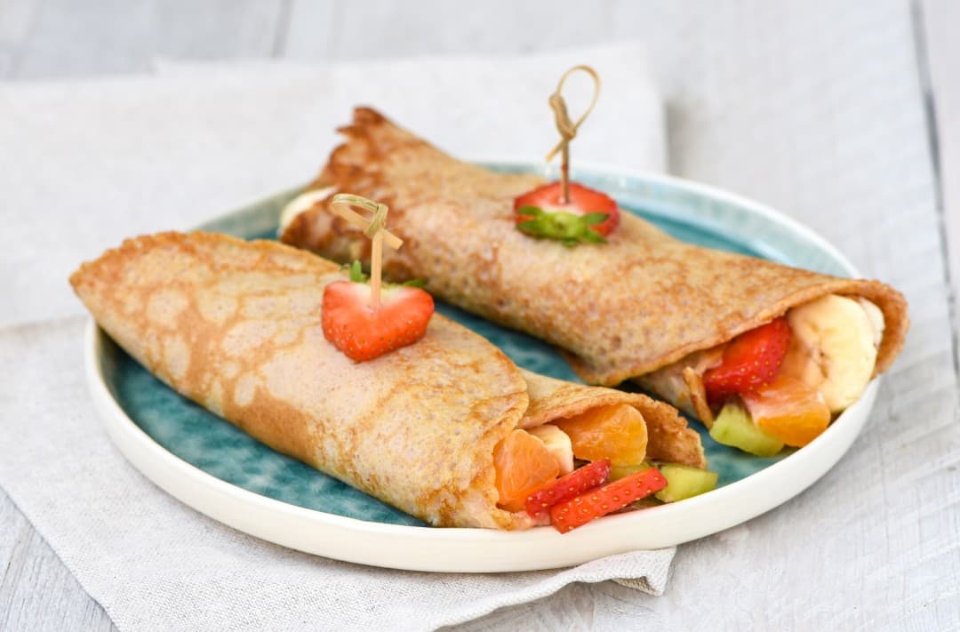 Pannenkoeken gevuld met fruit